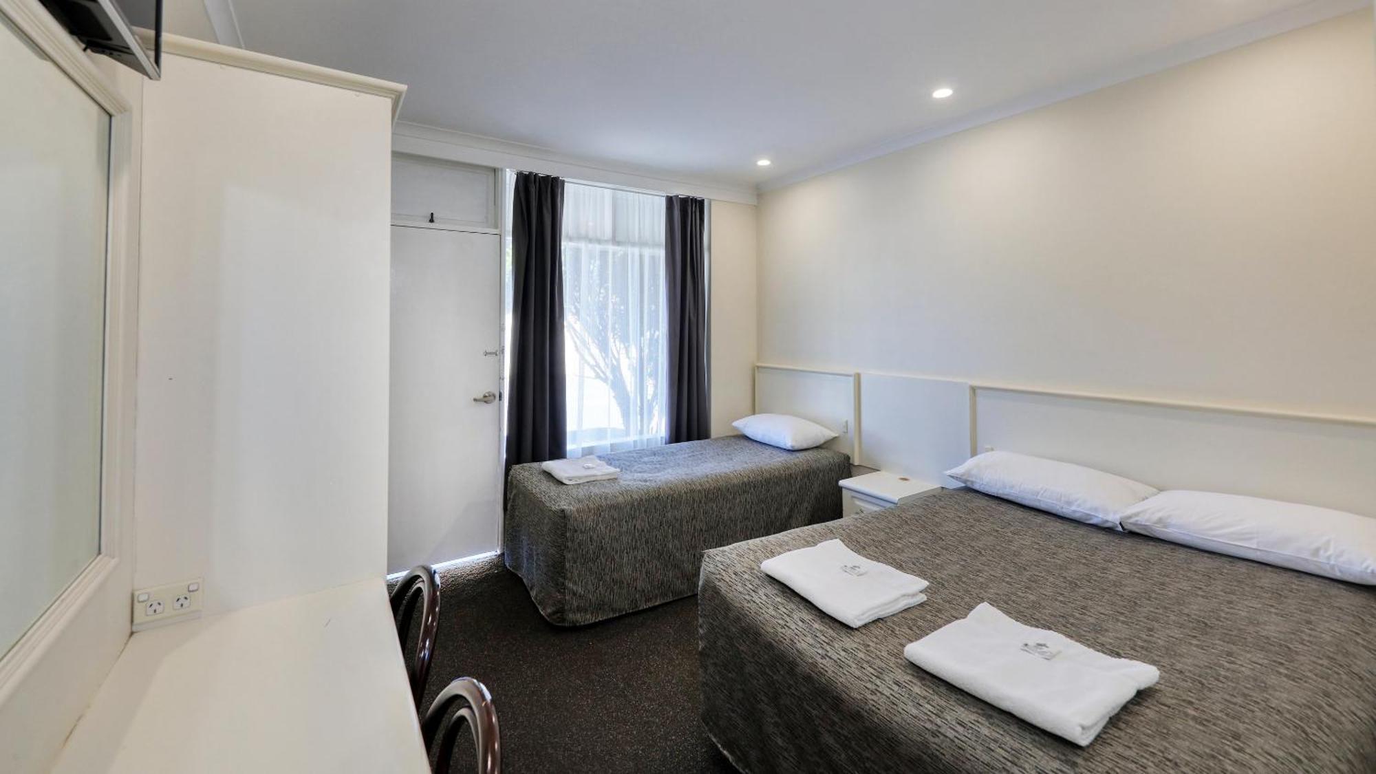 Coachman Hotel Motel Parkes Ngoại thất bức ảnh