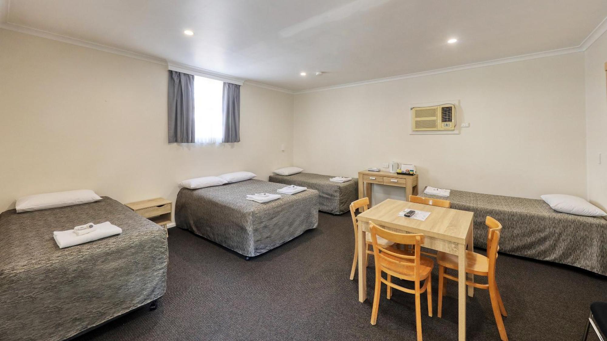 Coachman Hotel Motel Parkes Ngoại thất bức ảnh