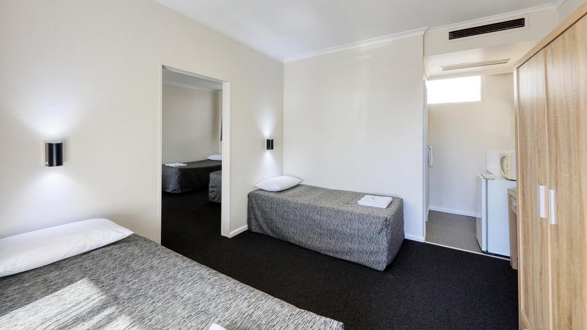 Coachman Hotel Motel Parkes Ngoại thất bức ảnh