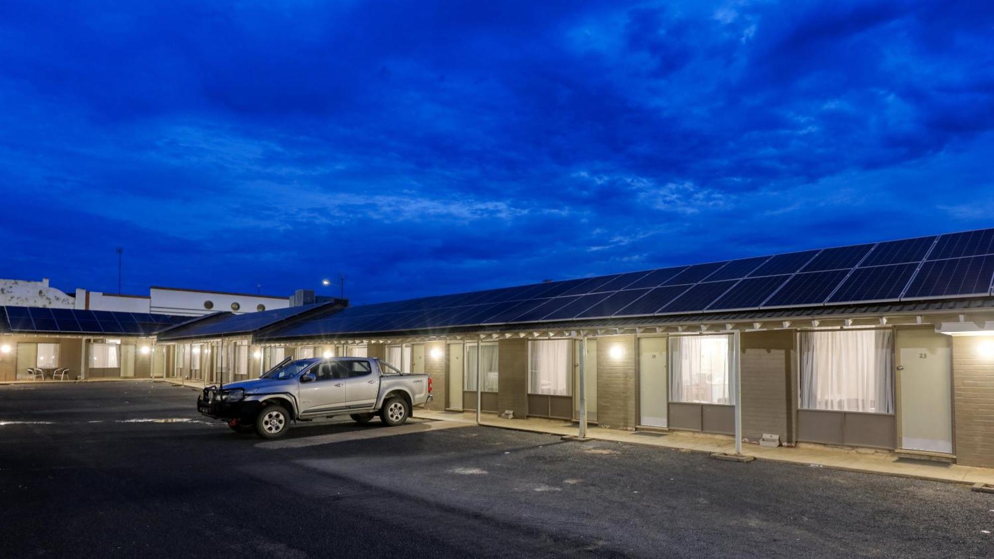 Coachman Hotel Motel Parkes Ngoại thất bức ảnh