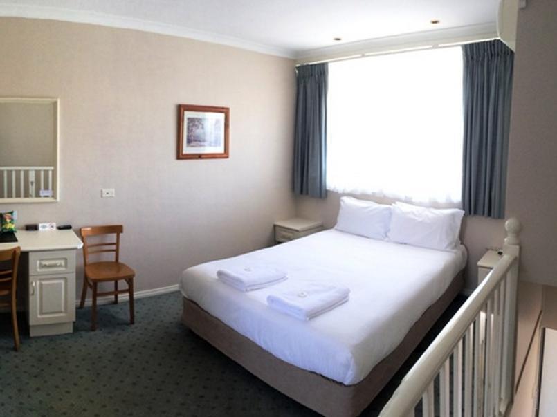 Coachman Hotel Motel Parkes Ngoại thất bức ảnh